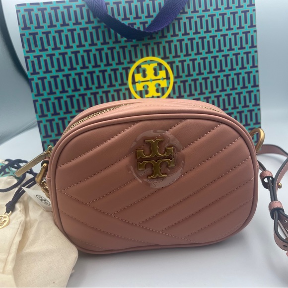 TORY BURCH KIRA Chevron SM Camera Bag Pink Moon Dust Bag & Shopping Bag Inc. NWT - Picture 11 of 14
